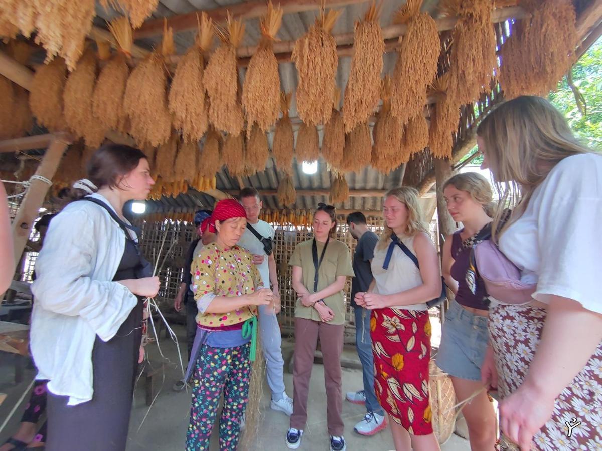 Ha Giang Lotus Hostel Motorbikes Tours Екстериор снимка