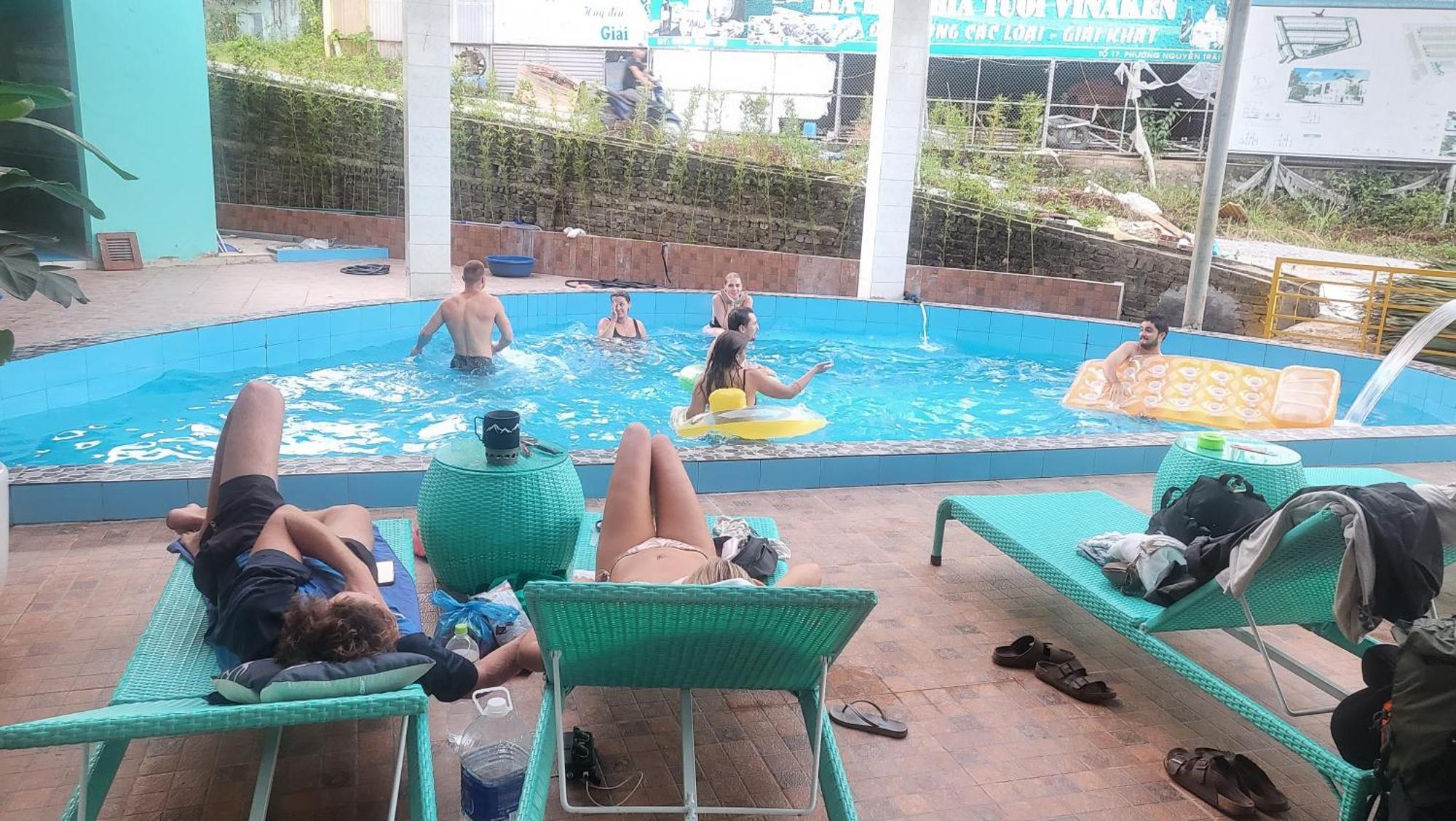 Ha Giang Lotus Hostel Motorbikes Tours Екстериор снимка