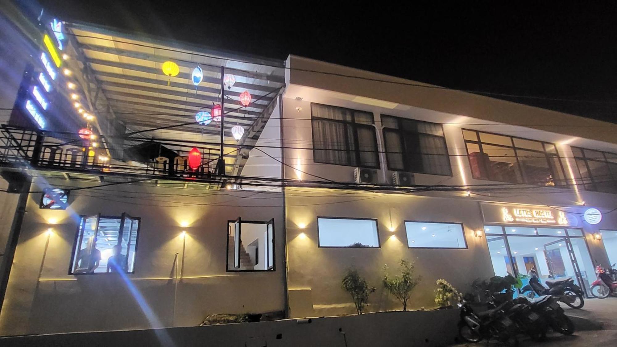 Ha Giang Lotus Hostel Motorbikes Tours Екстериор снимка