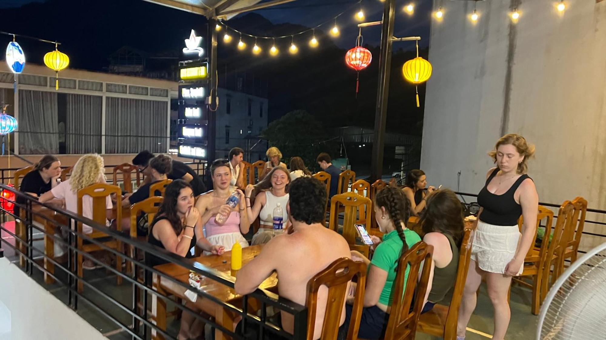 Ha Giang Lotus Hostel Motorbikes Tours Екстериор снимка