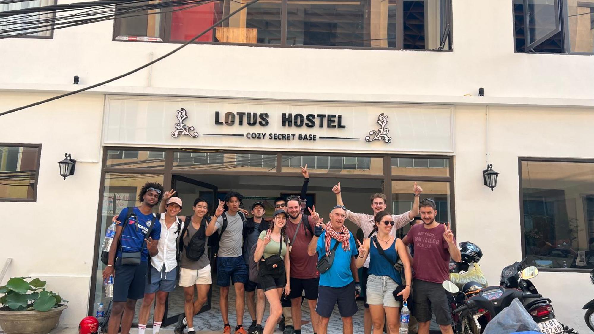 Ha Giang Lotus Hostel Motorbikes Tours Екстериор снимка