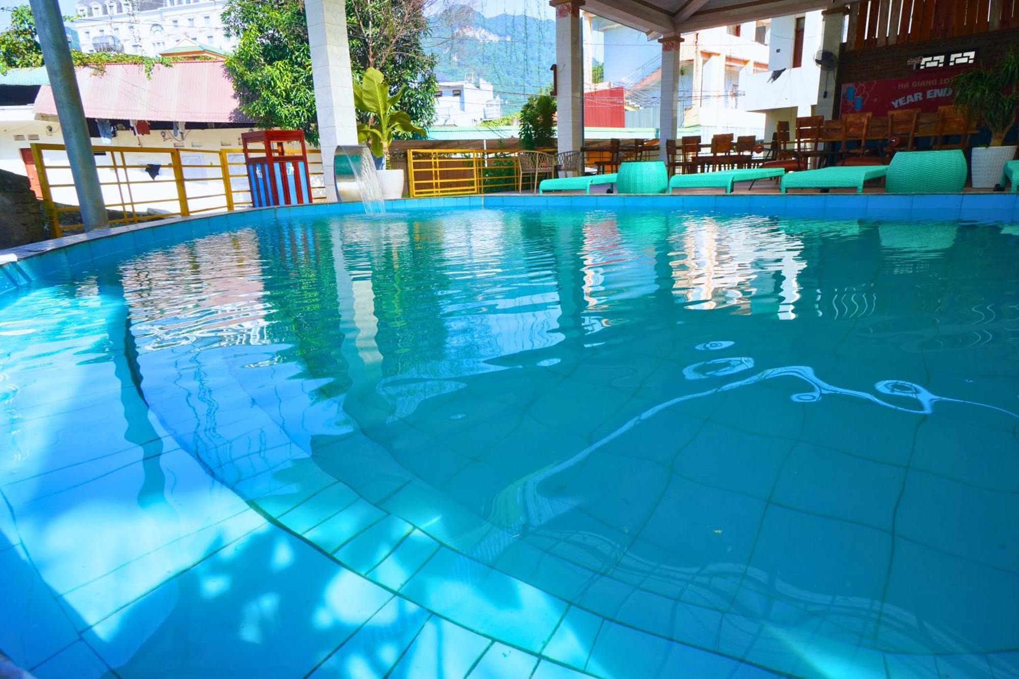 Ha Giang Lotus Hostel Motorbikes Tours Екстериор снимка