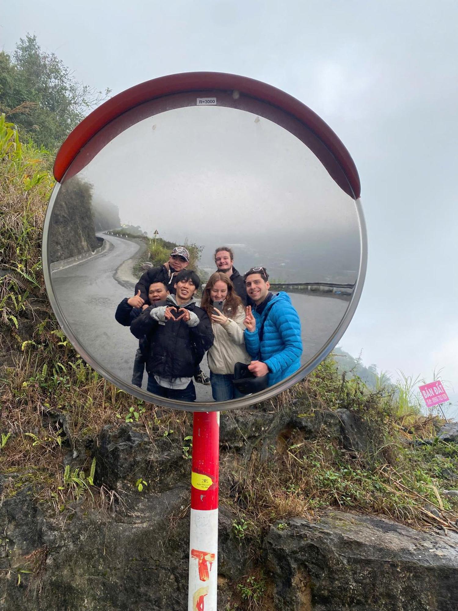 Ha Giang Lotus Hostel Motorbikes Tours Екстериор снимка