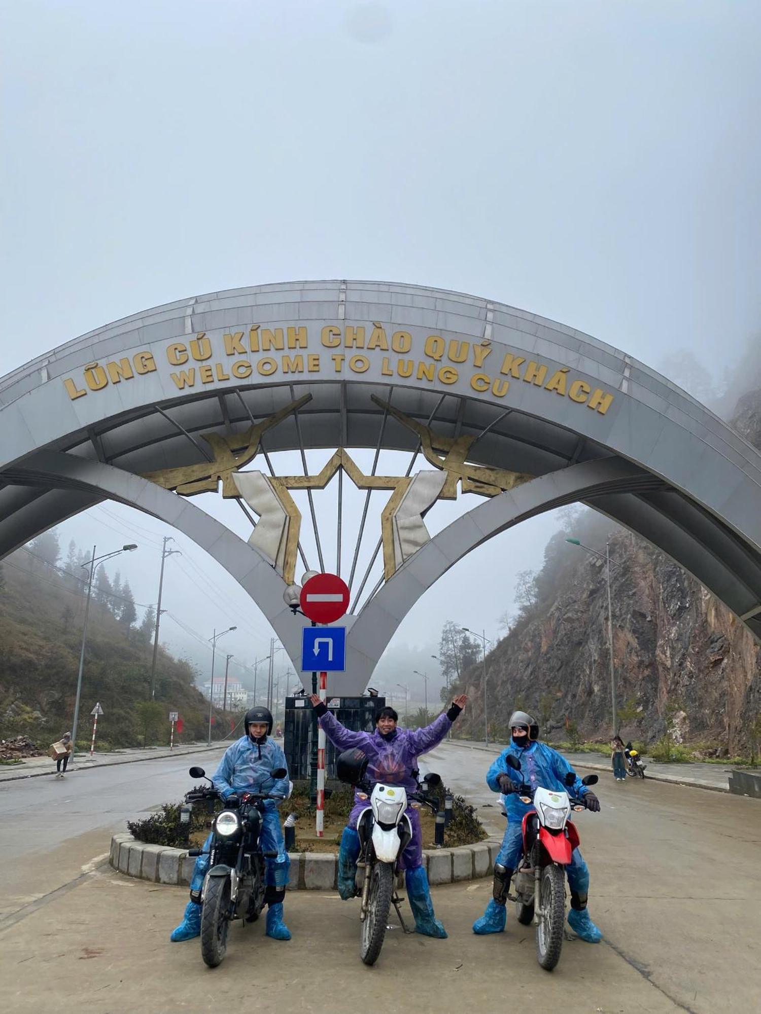 Ha Giang Lotus Hostel Motorbikes Tours Екстериор снимка